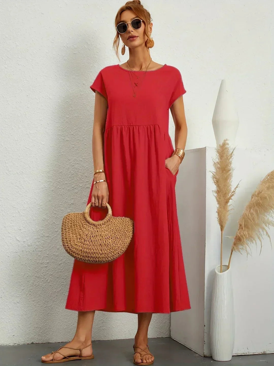 Amira | Elegant Midi Dress with Timeless Design