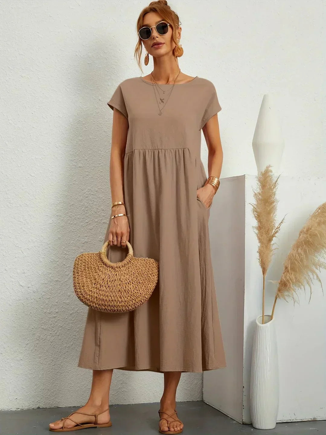 Amira | Elegant Midi Dress with Timeless Design